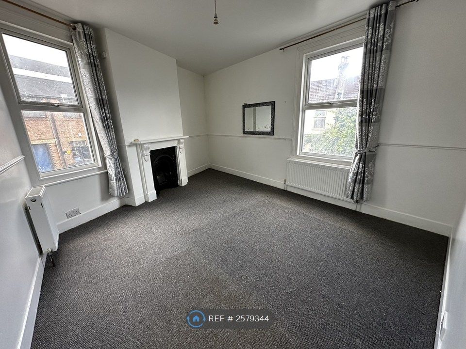 Property photo 3 of 16 Bedroom 3
