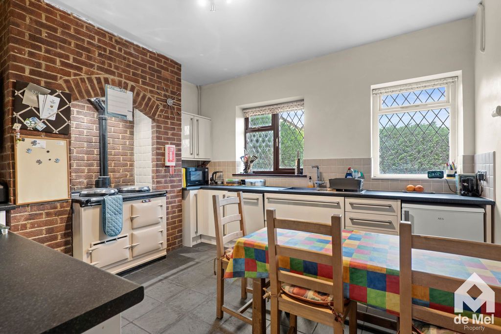 Property photo 3 of 21 Photo 10