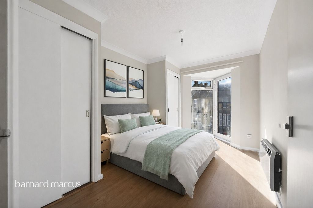 Property photo 2 of 26