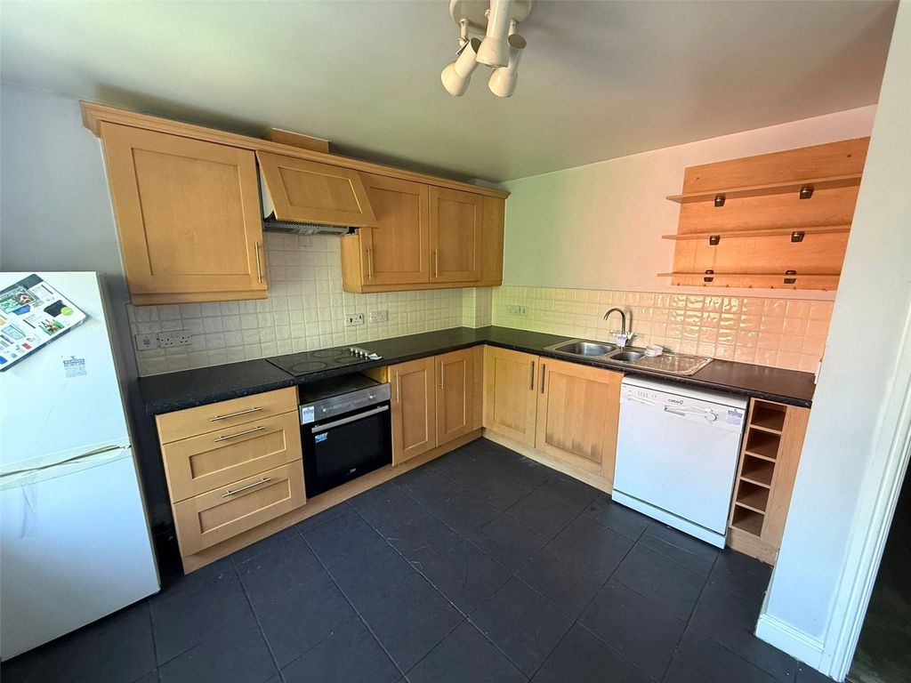 Property photo 3 of 16 Picture No. 15