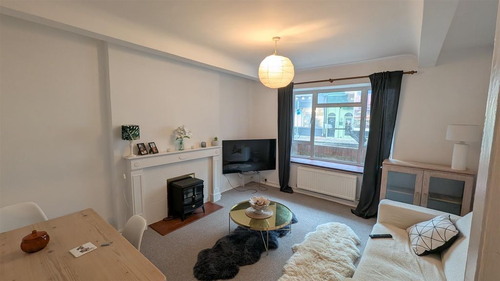 Property photo 2 of 6 Pxl_20251204_112723582.Jpg