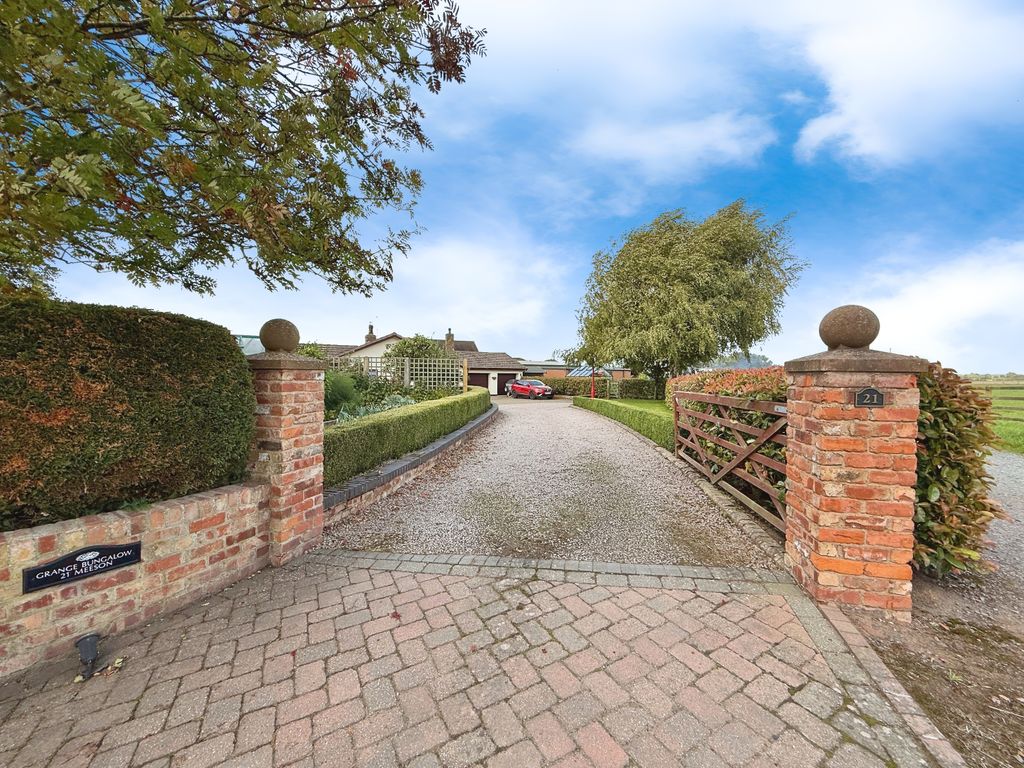 Property photo 2 of 28