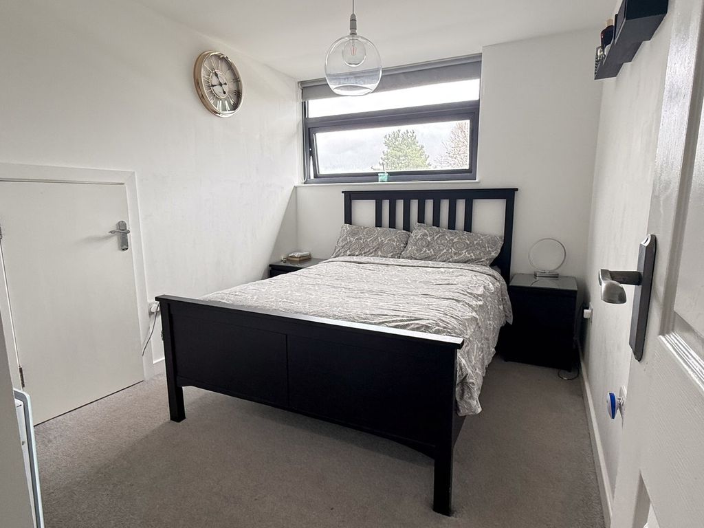 Additional image 5 of 1 bed flat for saleCarcaixent Square, Newbury RG14