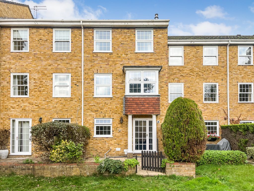 Property photo 1 of 18