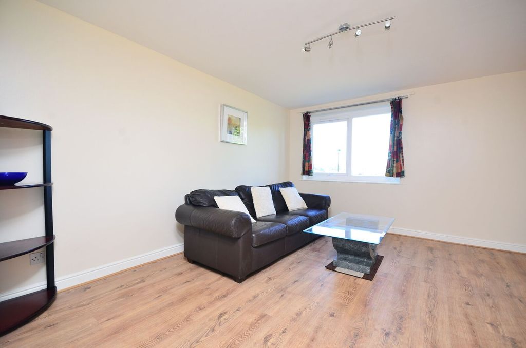 Property photo 3 of 26
