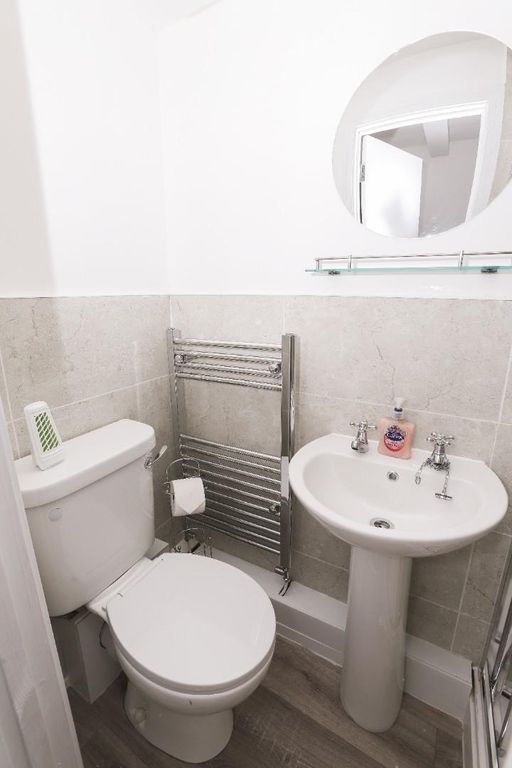 Property photo 3 of 16 Leven St (4).Jpg