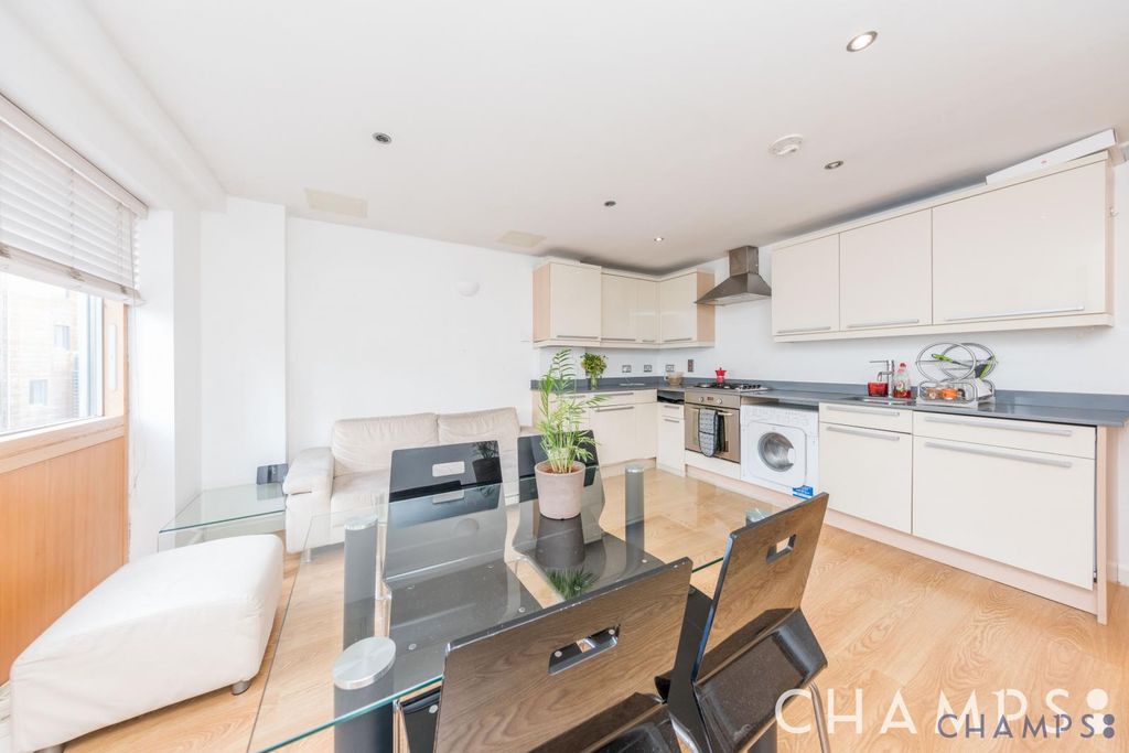 Property photo 2 of 9 Gallery