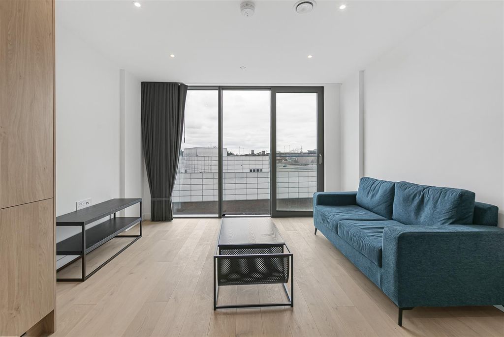 Property photo 1 of 32 Living Area