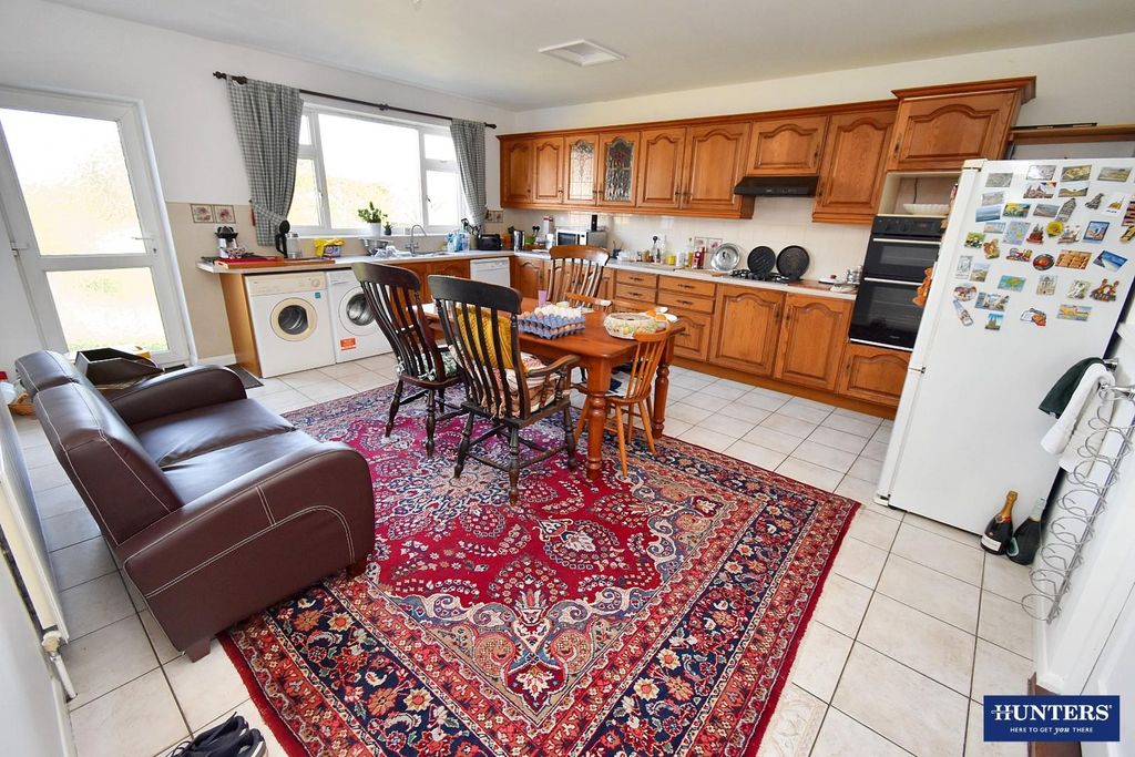 Property photo 3 of 20 Kitchen-Diner