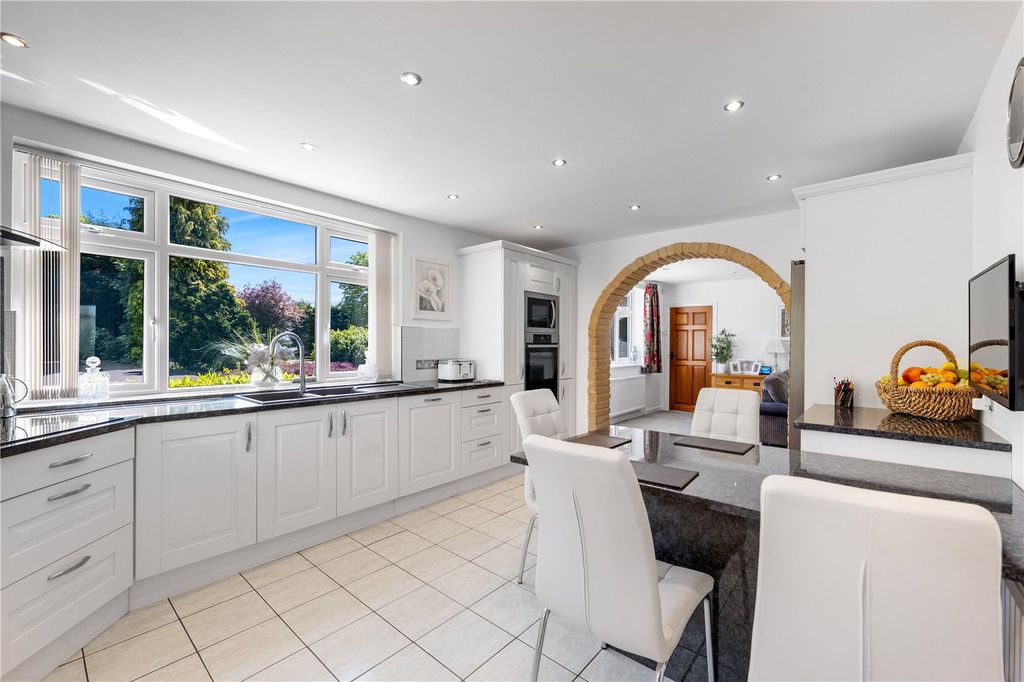 Property photo 3 of 66 Picture No. 54