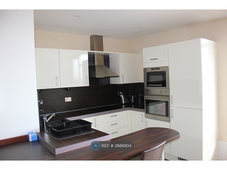 Property photo 3 of 20 Kitchen