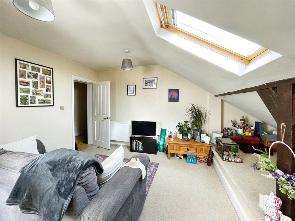 Property photo 3 of 10 Picture No. 12