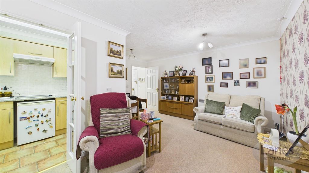 Property photo 3 of 13 Cam03457G0-Pr0044-Still013.Jpg