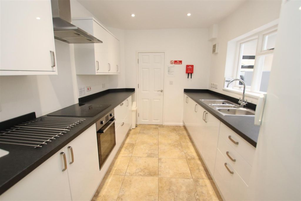 Property photo 3 of 13 Kitchen.Jpg