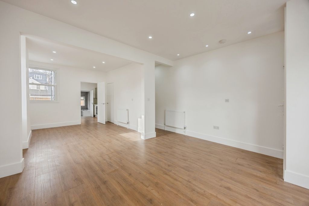 Property photo 3 of 17 Pbox-Img.Jpg