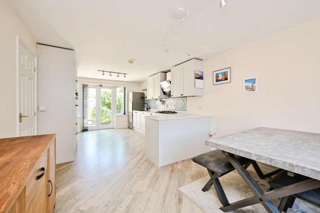 Additional image 4 of 4 bed town house for saleDays Meadow, Oakington, Cambridge CB24