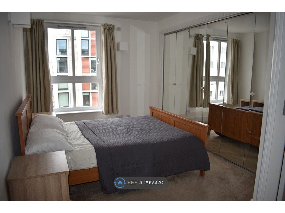 Property photo 1 of 23 Principle Bedroom