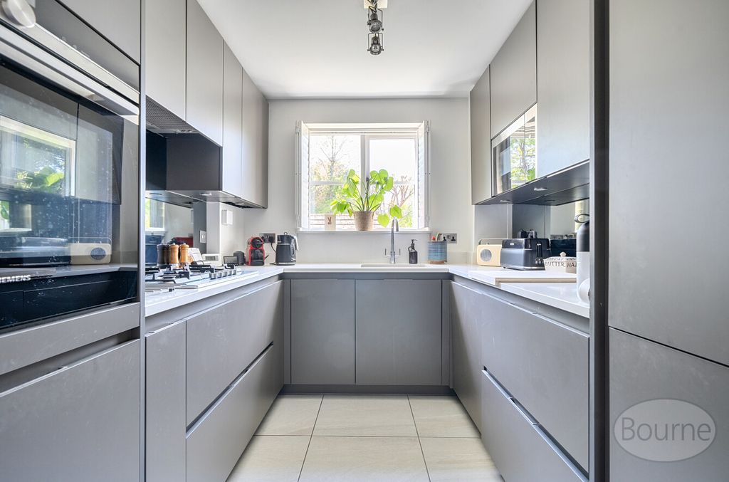 Additional image 16 of 2 bed flat for saleAlbury Road, Guildford, Surrey GU1