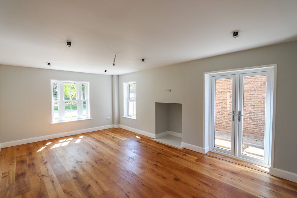 Property photo 3 of 25