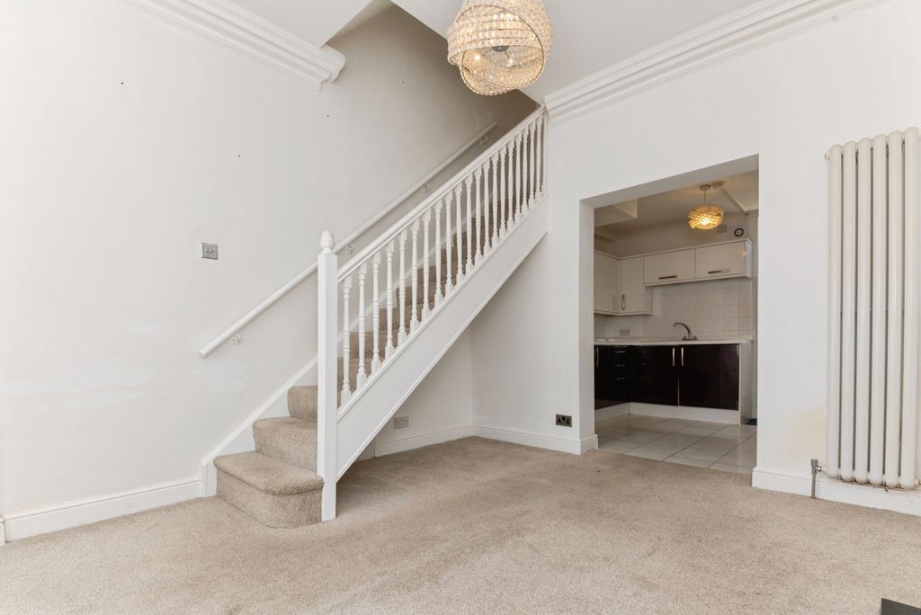 Property photo 3 of 9 Pbox-Img.Jpg