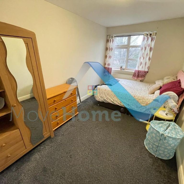 Property photo 3 of 6