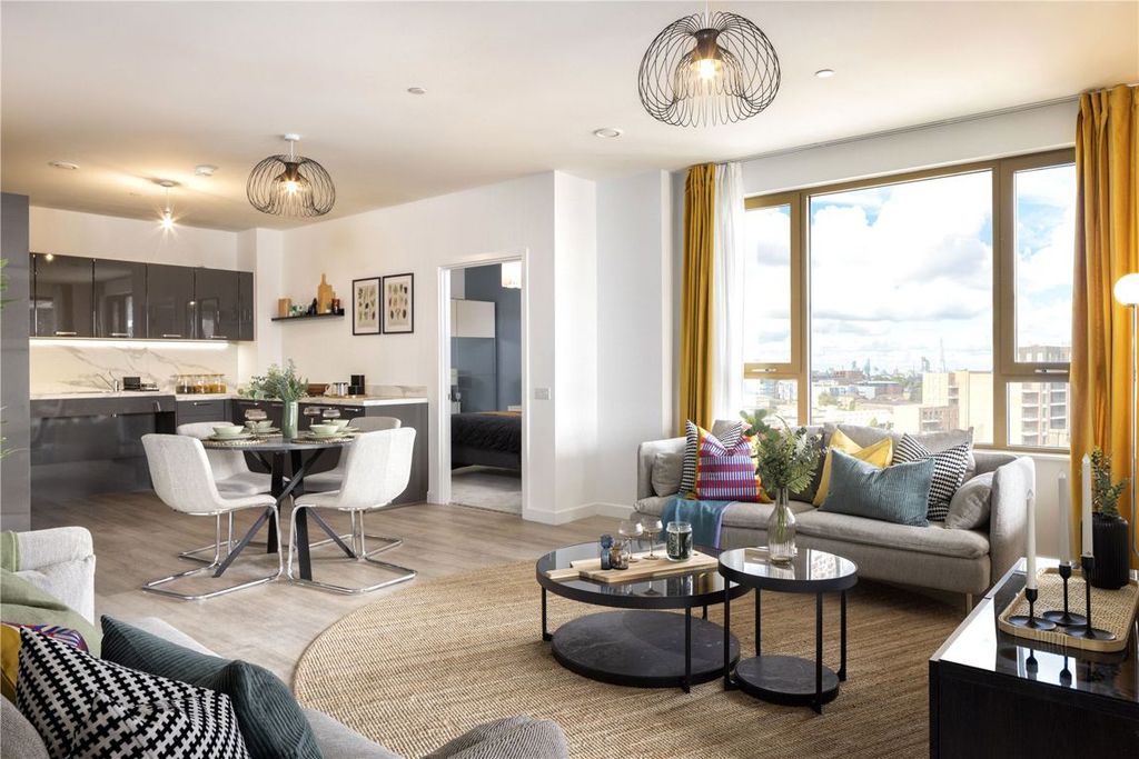 Property photo 2 of 23