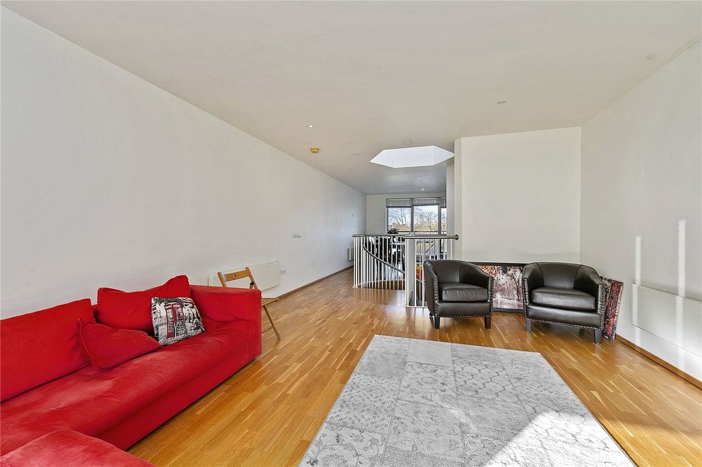 Property photo 2 of 9 Picture No. 26