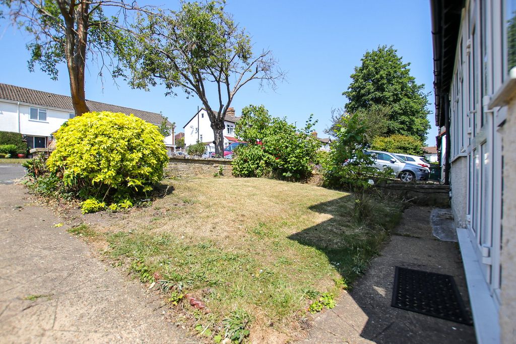 Property photo 2 of 20