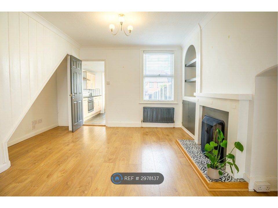 Property photo 3 of 15 Dining Room
