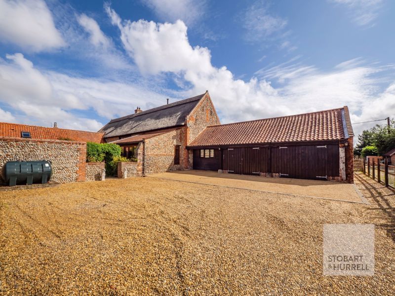 Property photo 2 of 60 Off-Road Parking &amp; Garage