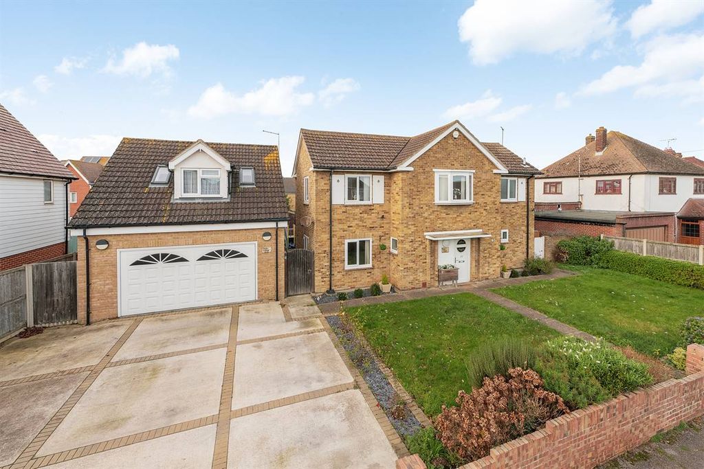 Property photo 1 of 27