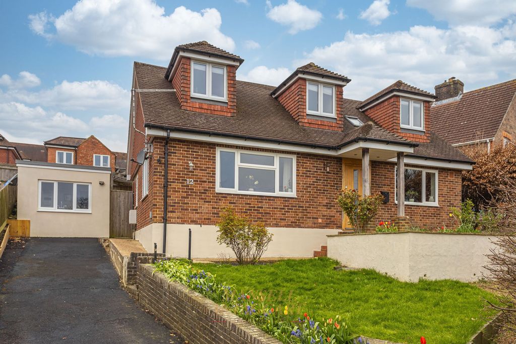 Property photo 1 of 27