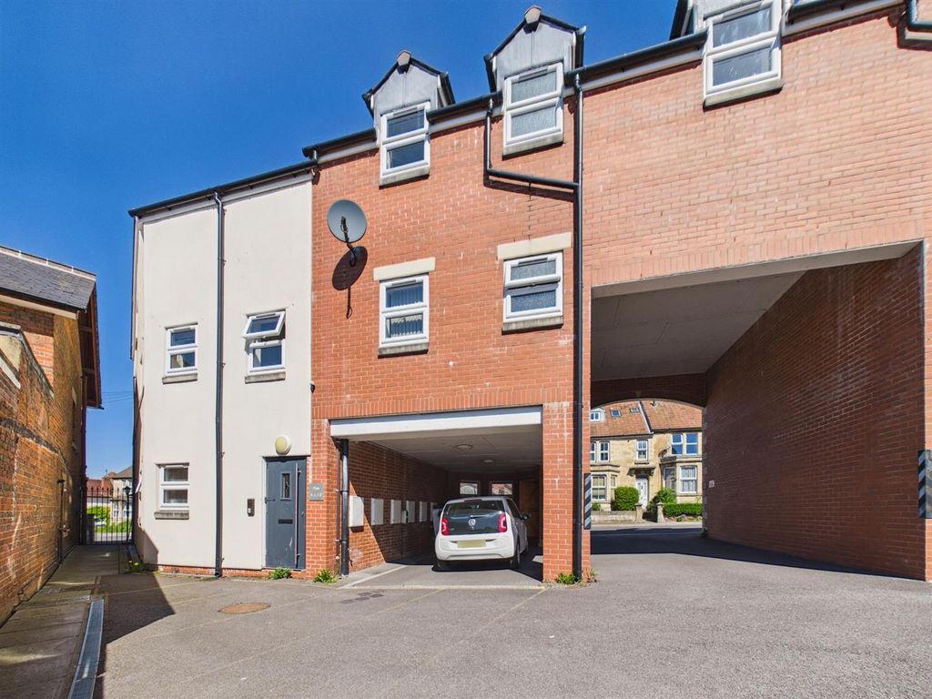 Property photo 2 of 8 Rear Aspect