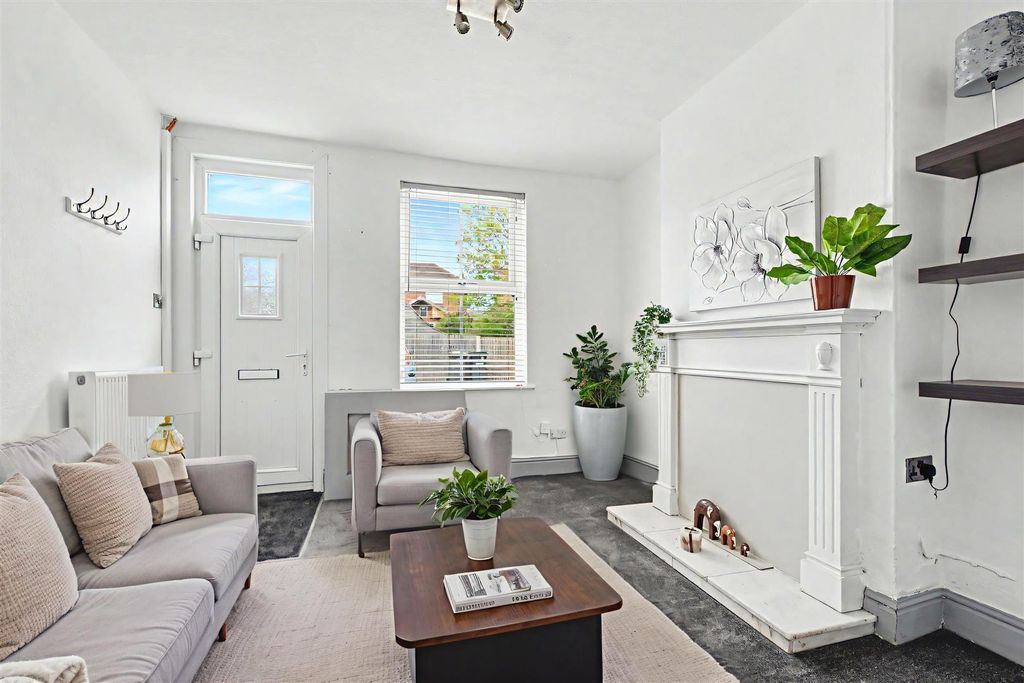 Property photo 3 of 24 Vf Lounge.Jpeg