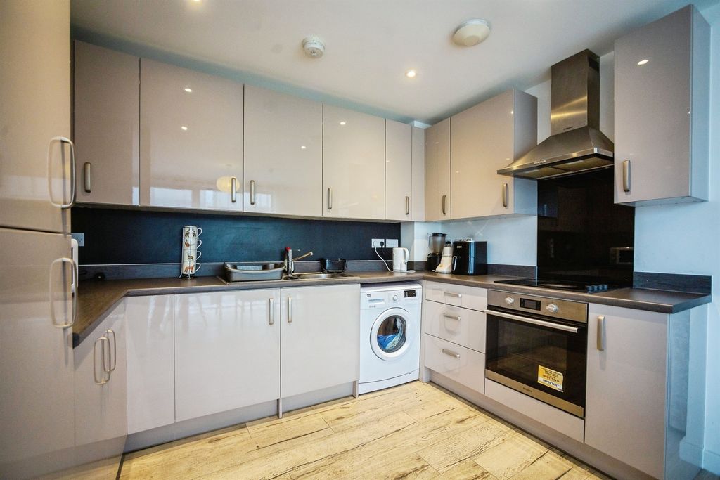 Property photo 2 of 11