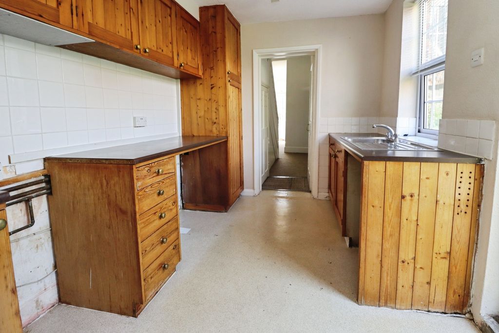 Property photo 3 of 13