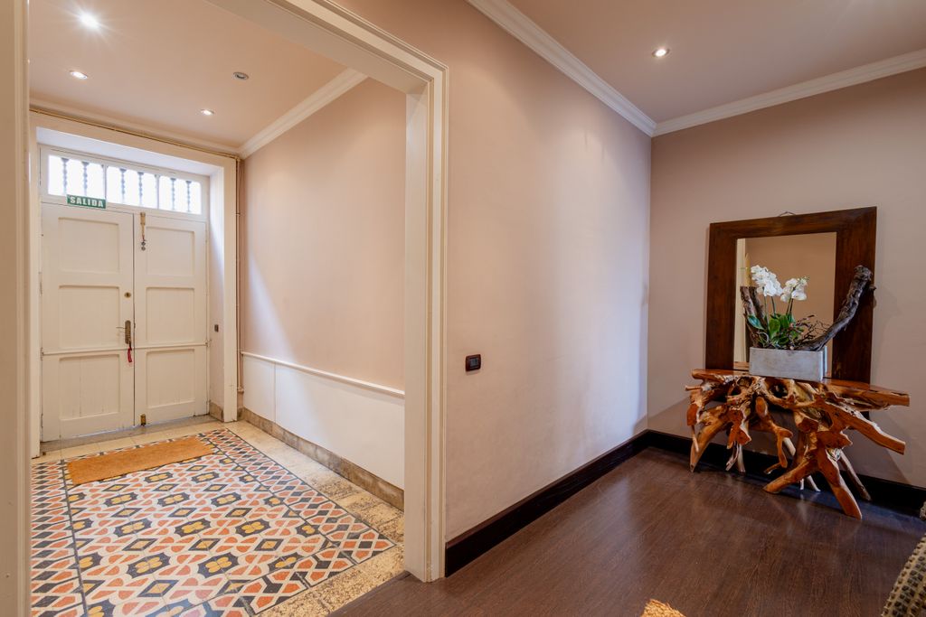 Property photo 3 of 69