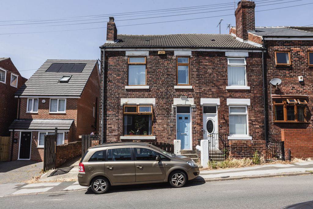 Property photo 1 of 18