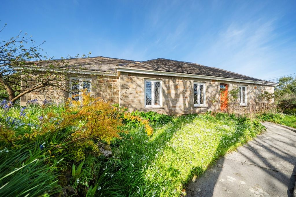 Property photo 2 of 32