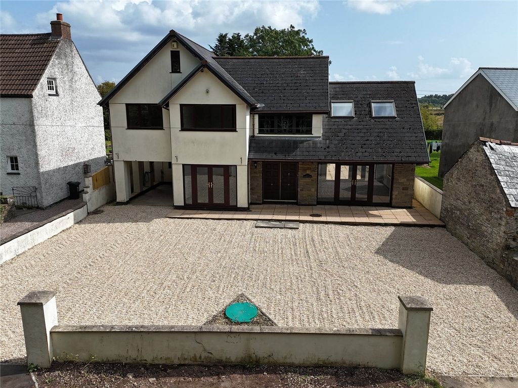 Property photo 1 of 43 Picture No. 54