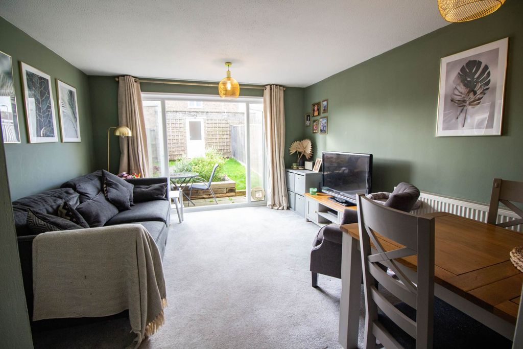 Property photo 3 of 9