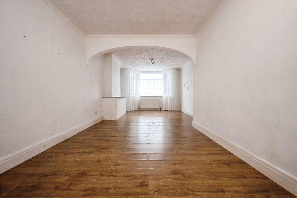 Property photo 2 of 19 Picture No. 20