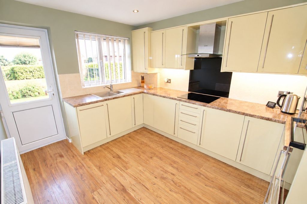 Property photo 2 of 11 Holland Road 132 - Kitchen New
