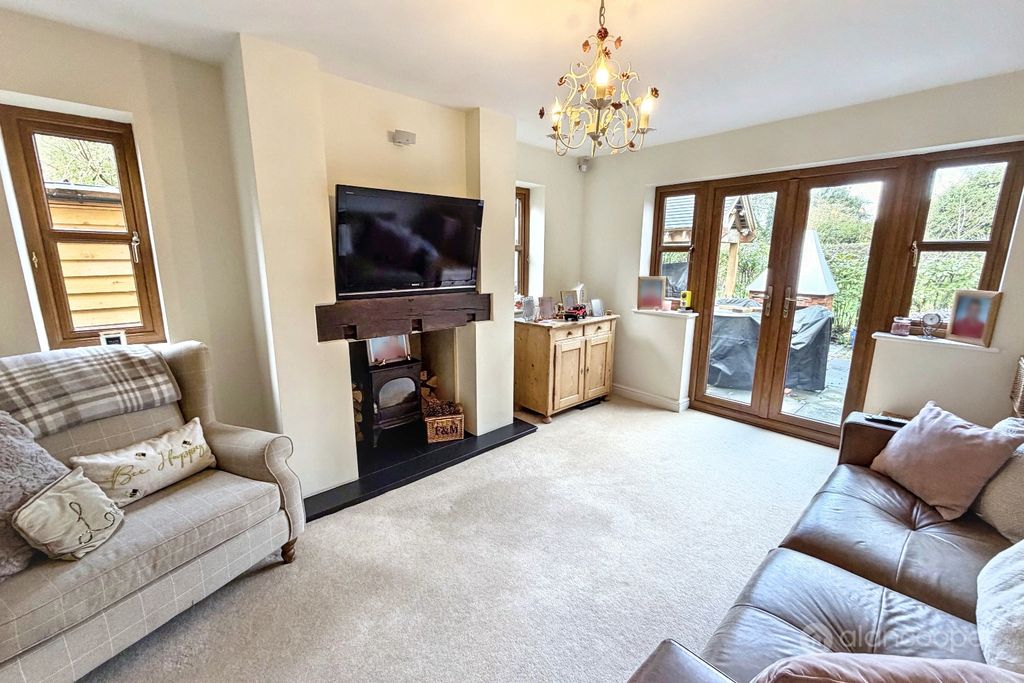 Property photo 2 of 32 4818904