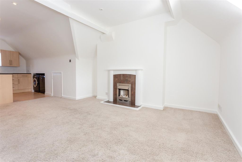 Property photo 2 of 9 Living