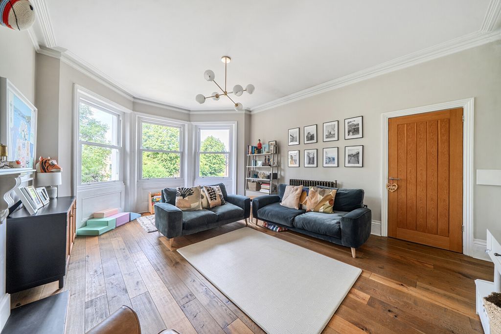 Property photo 2 of 19 1487800-11-6A50F7...