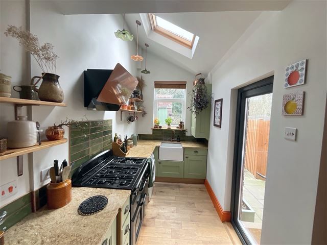 Property photo 2 of 20 Kitchen