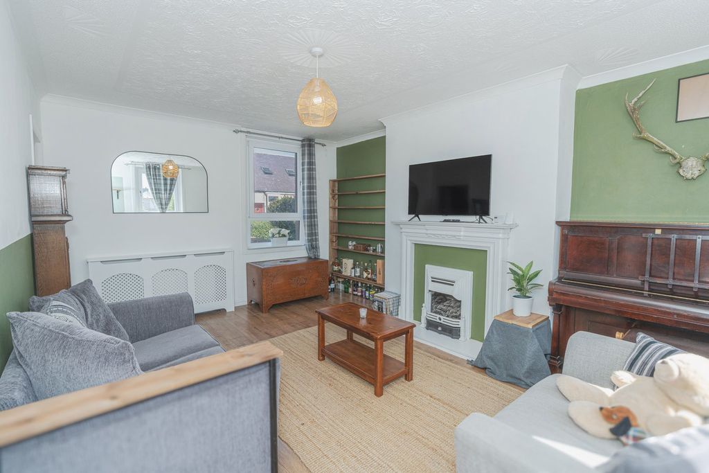 Property photo 2 of 29