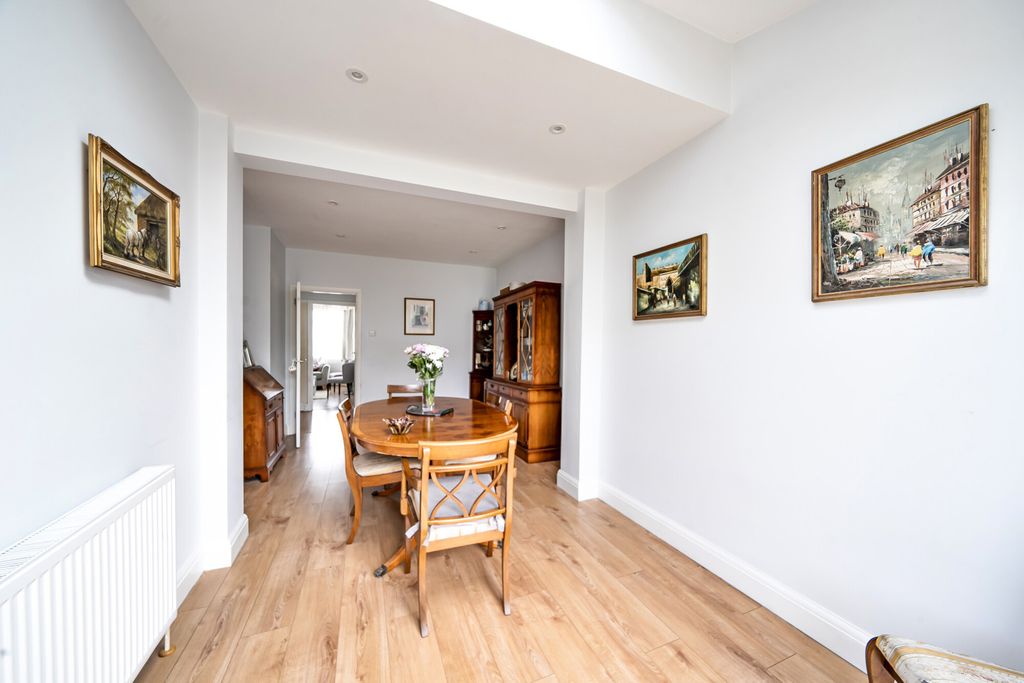 Property photo 3 of 17 1347234-8-68B5812...
