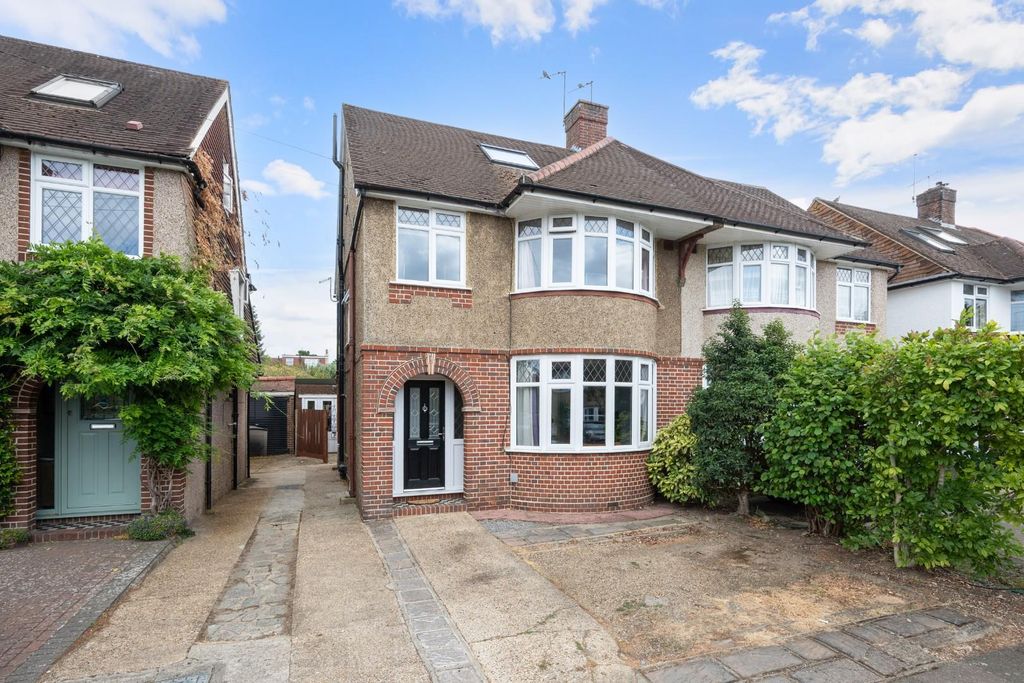 Property photo 1 of 21 Meadowview Road